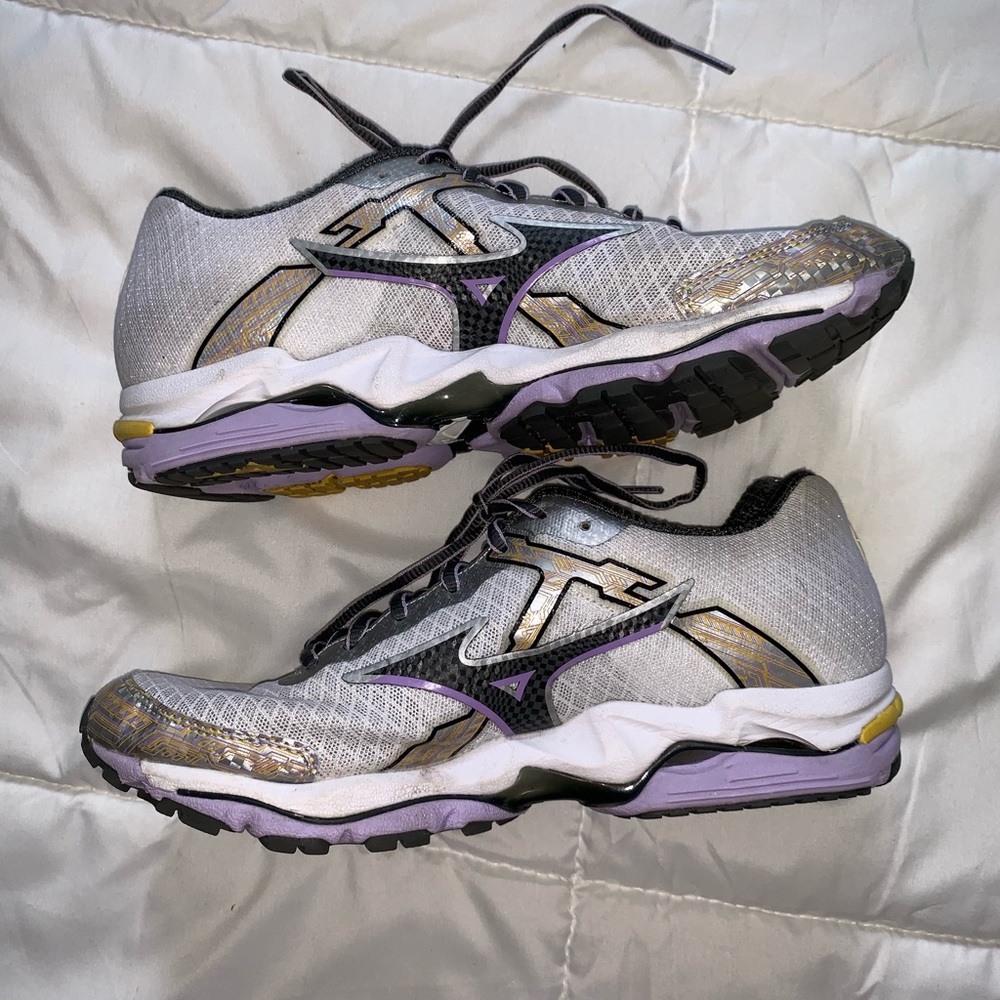Mizuno Wave Enigma 4 Running Shoes